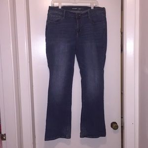 Women's curvy mid rise boot cut jeans